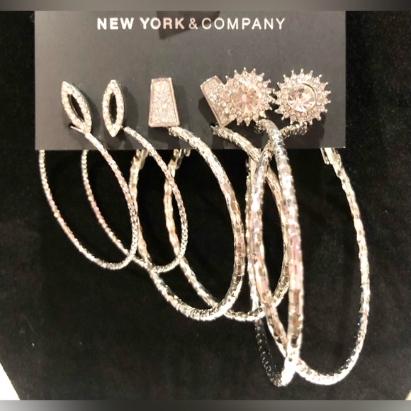 NEW YORK & CO 6pc Silver Hoop/Stud rhinestone Earring Set various sizes NWT - Picture 5 of 8